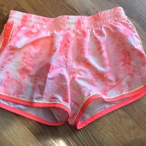 Under Armour women’s gym shorts size medium
